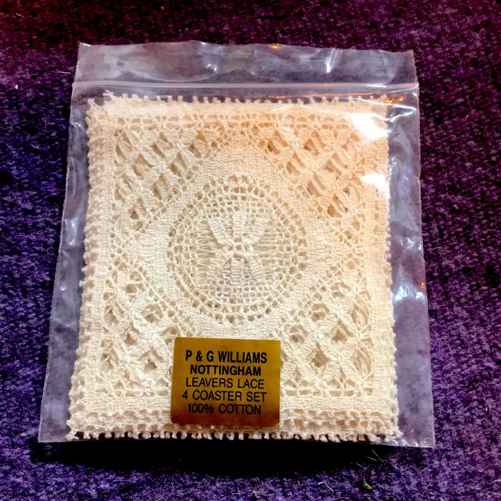 Vtg  Genuine set of 8 Nottingham Leavers Lace Coaster. 100% Cotton. Beautiful!